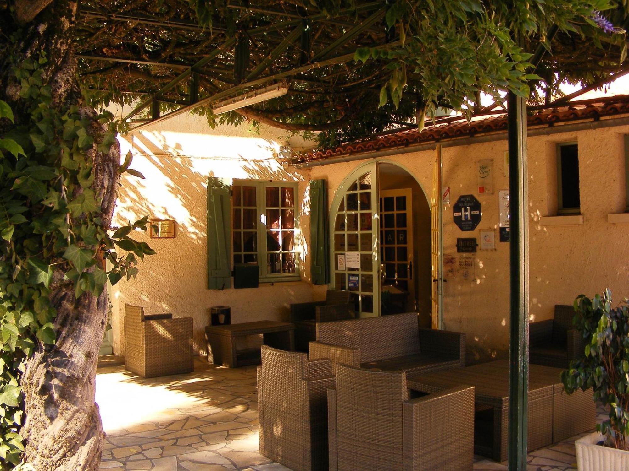 Logis Hotel Restaurant Du Pont Ambialet Eksteriør bilde