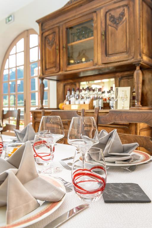 Logis Hotel Restaurant Du Pont Ambialet Eksteriør bilde